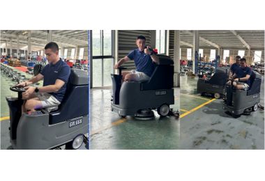 European customer highly recognizes floor scrubber factory